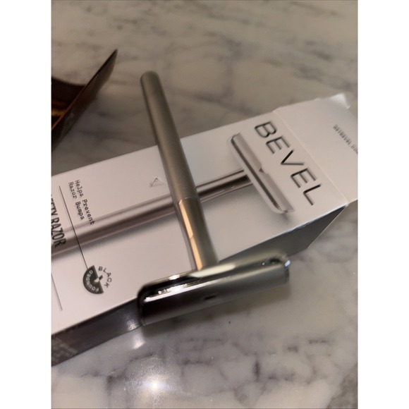 Bevel Shave Safety Razor 1 Razor 10 Blades Open Box - Picture 2 of 8